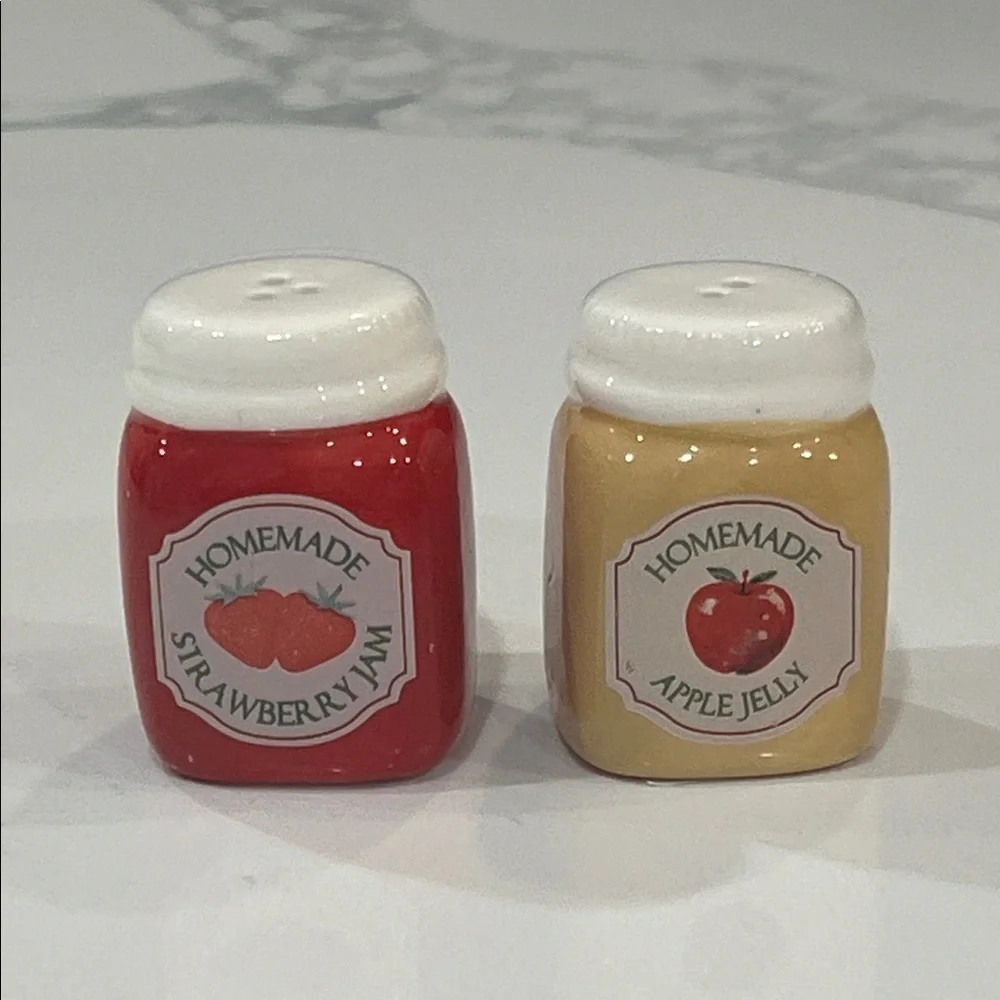 Cute.🍓JAM & 🍎JAM Shakers